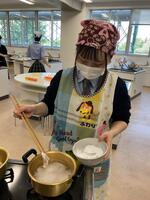 吉野鶏を調理中です